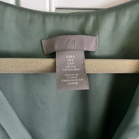 H&M Green Midi Sundress with Flutter Sleeves - Picture 2 of 5